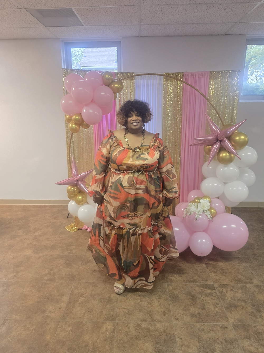 Plus-Size Printed Maxi Dress in Earth Tones - Picture 4 of 4